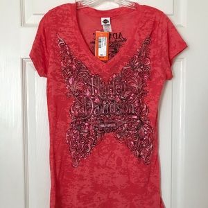 Harley-Davidson T-shirt.